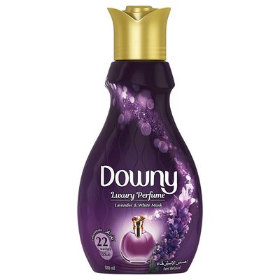 Downy Fabric Softener Concentrate Lavender & White Musk 880 ML