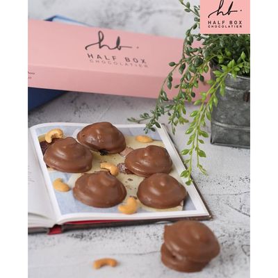 Half Box Choco Cashew 100 G