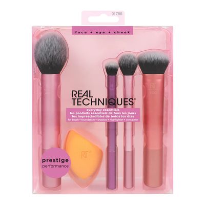 Real Techniques Makeup Brush Everyday Essentials Set 4 Brushes + Sponge